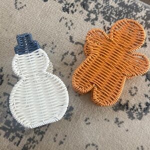Snowman and gingerbread napkin holders